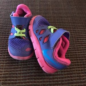 Toddler Nike shoes size 7 girls used
